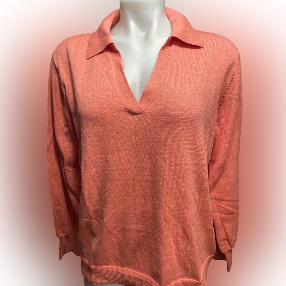 VINCE CAMUTO coral v neck sweater. Multiple sizes.
